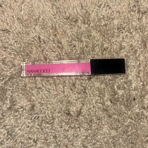 Nanacoco pink lip gloss 👄